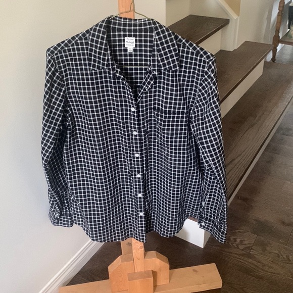 Madewell lightweight button down shirt size XS - Picture 4 of 8